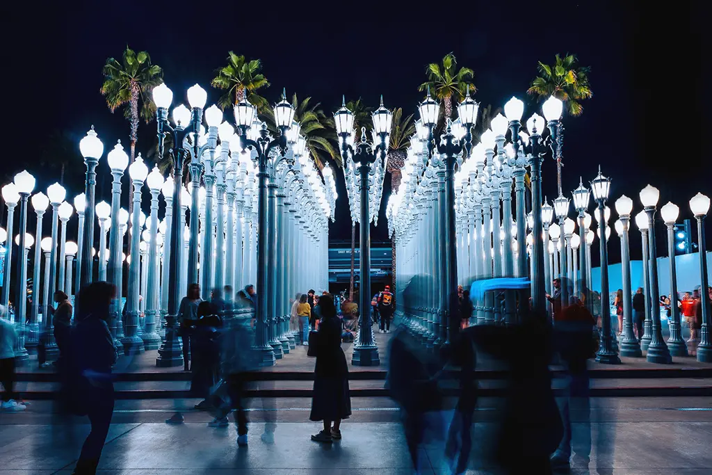 16-17_LACMA