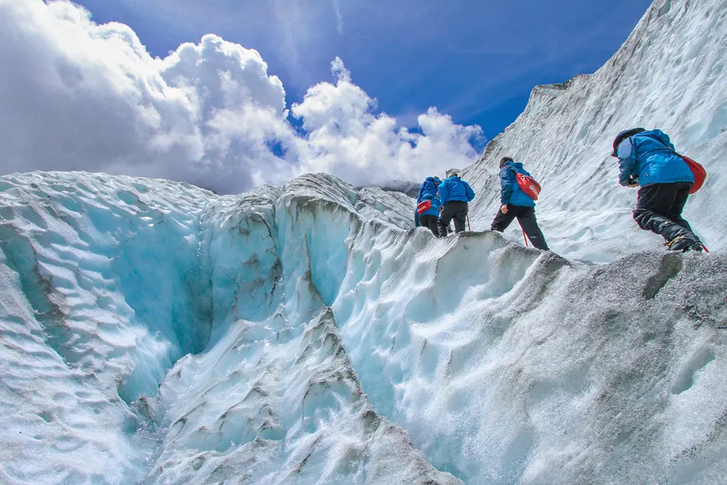 Franz Josef Glacier 景點推薦 1. Franz Josef Heli-Hiking (直升機冰河健行)
