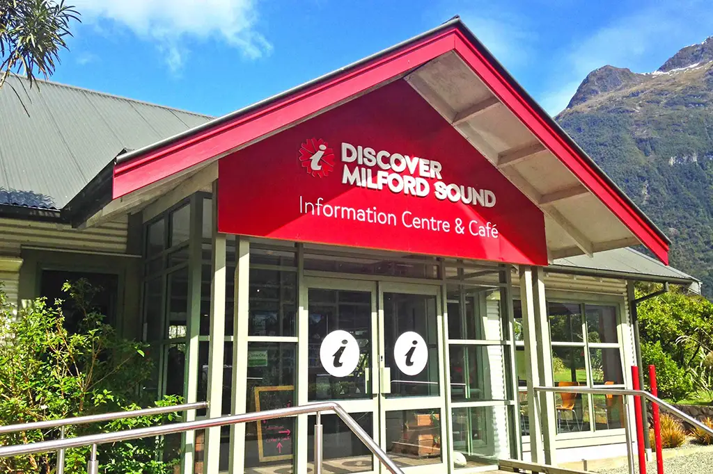 Milford Sound 景點推薦 4. Milford Sound Information Center & Cafe (遊客中心)