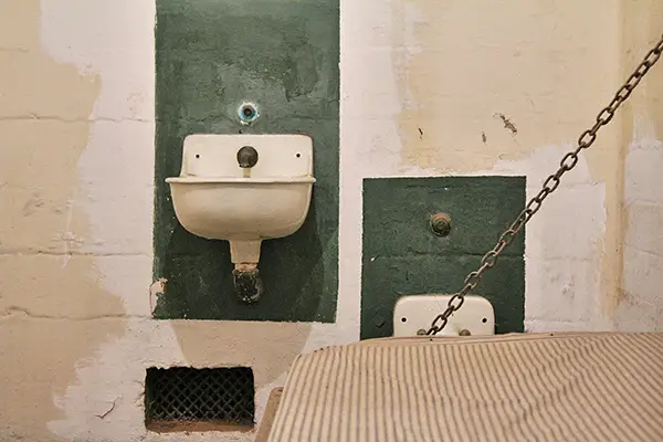 24-13_Alcatraz Prison_2