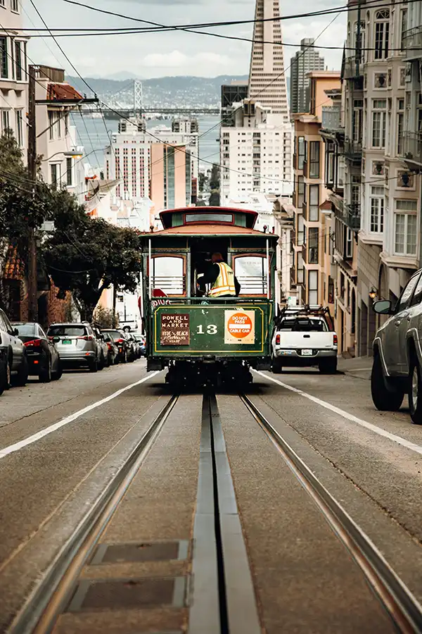 28-08_Cable Car with Pyramid