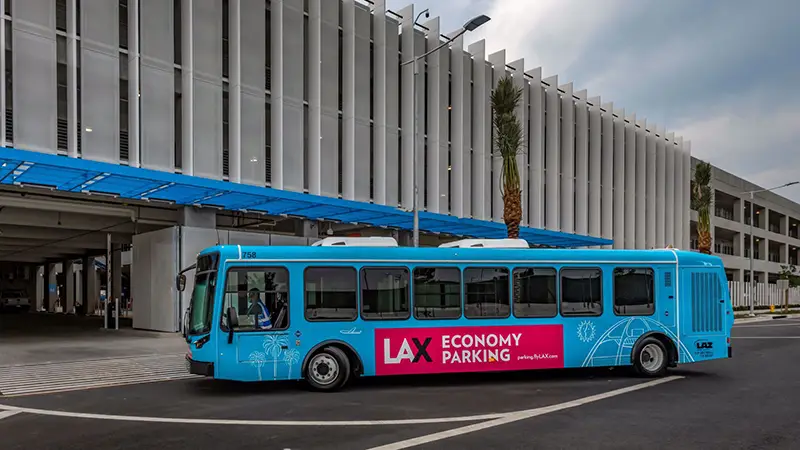 30-05_LAX Shuttles 洛杉磯機場到市區交通 #2. LAX Shuttles (機場接駁車)