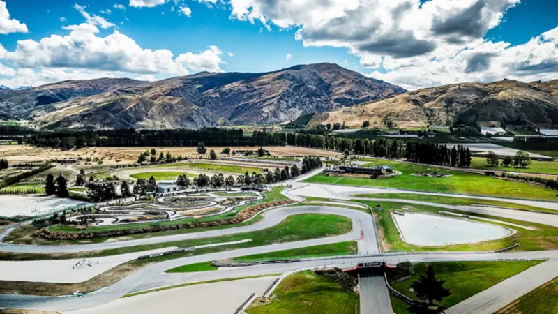 16-13 Highlands Cromwell 景點推薦 6. Highlands Motorsport Park (高地賽車公園)
