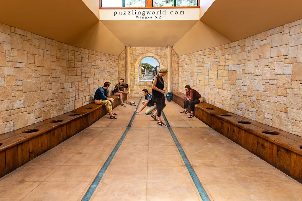 10-14_Puzzling World Toilet