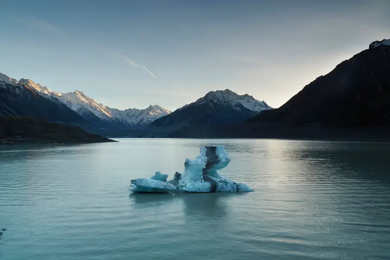 24-06 Tasman Lake