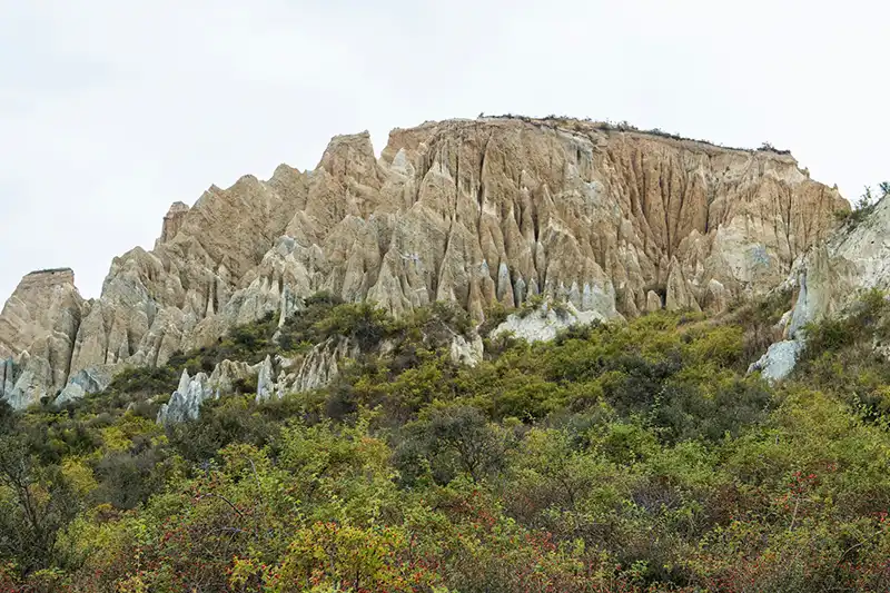 32-21_Clay Cliff Omarama 景點推薦 2) Clay Cliffs (石灰石峭壁)