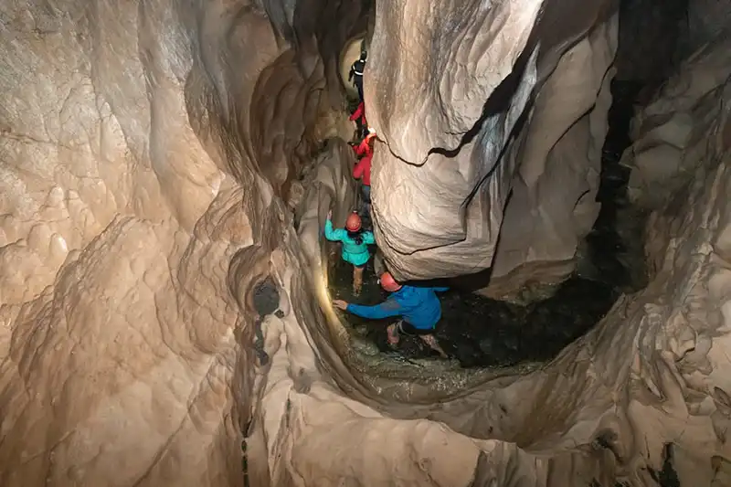4-37_Caving