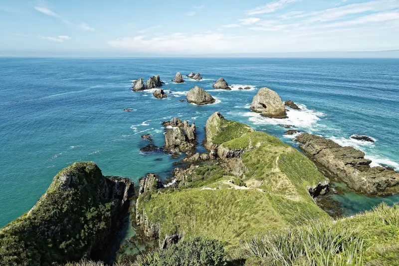 44-17_Nugget Point Lighthouse01
