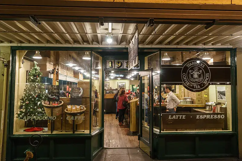 33-08_Starbucks_PikePlace