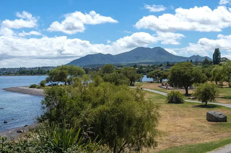 38-05_Taupo Lakefront Reserve_2 Lake Taupo (陶波湖) 景點推薦 2. Taupo Lakefront (陶波湖岸步道)
