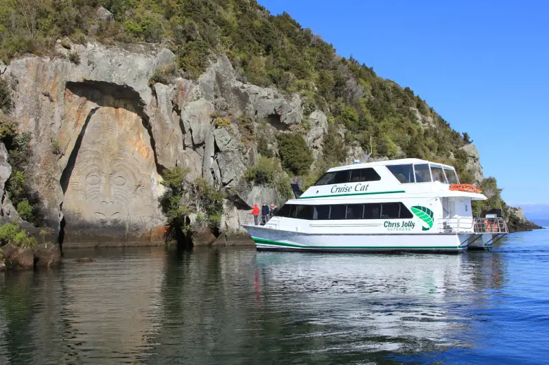 38-08_Lake Taupō Cruise