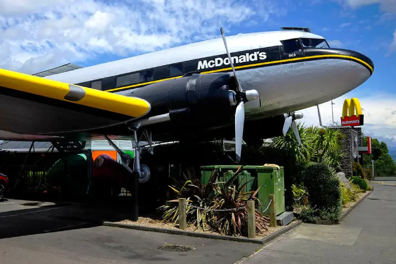 38-10_Taupo McDonalds Lake Taupo (陶波湖) 景點推薦 4. Taupo McDonald’s (麥當勞)
