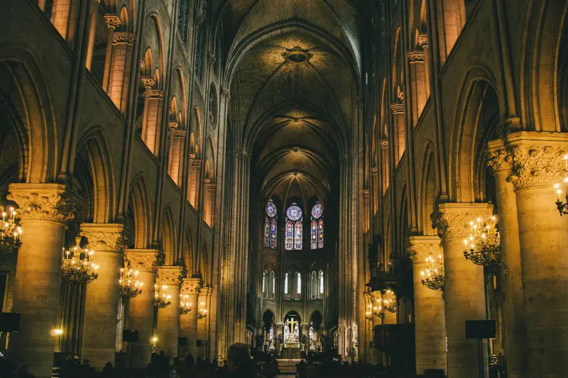01-06_Notre Dame Interior