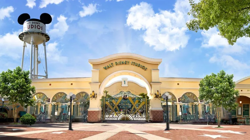 01-11_Paris Disney Adventure World