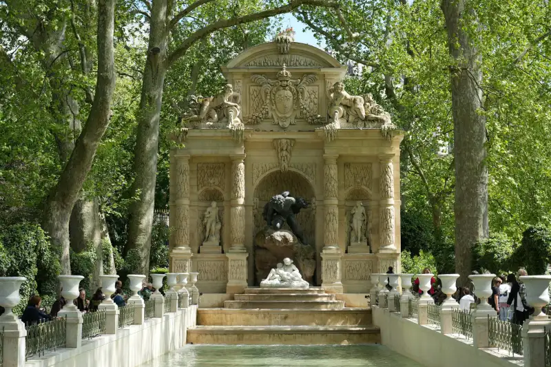 01-16_Luxembourg Gardens_Fontaine Médicis